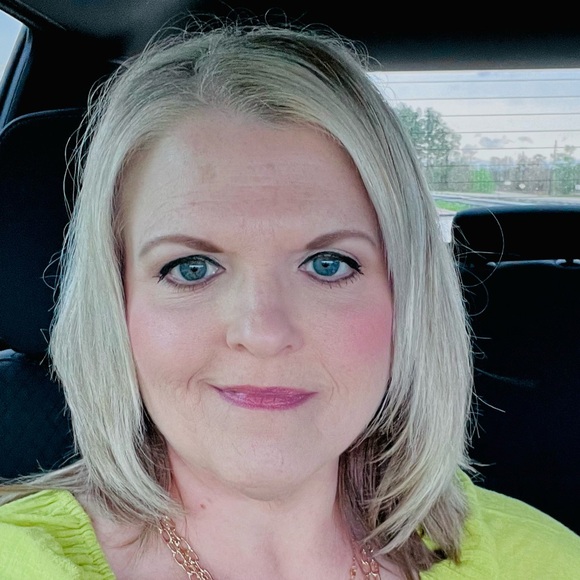 Meet your Posher, Tina - Picture 1 of 1